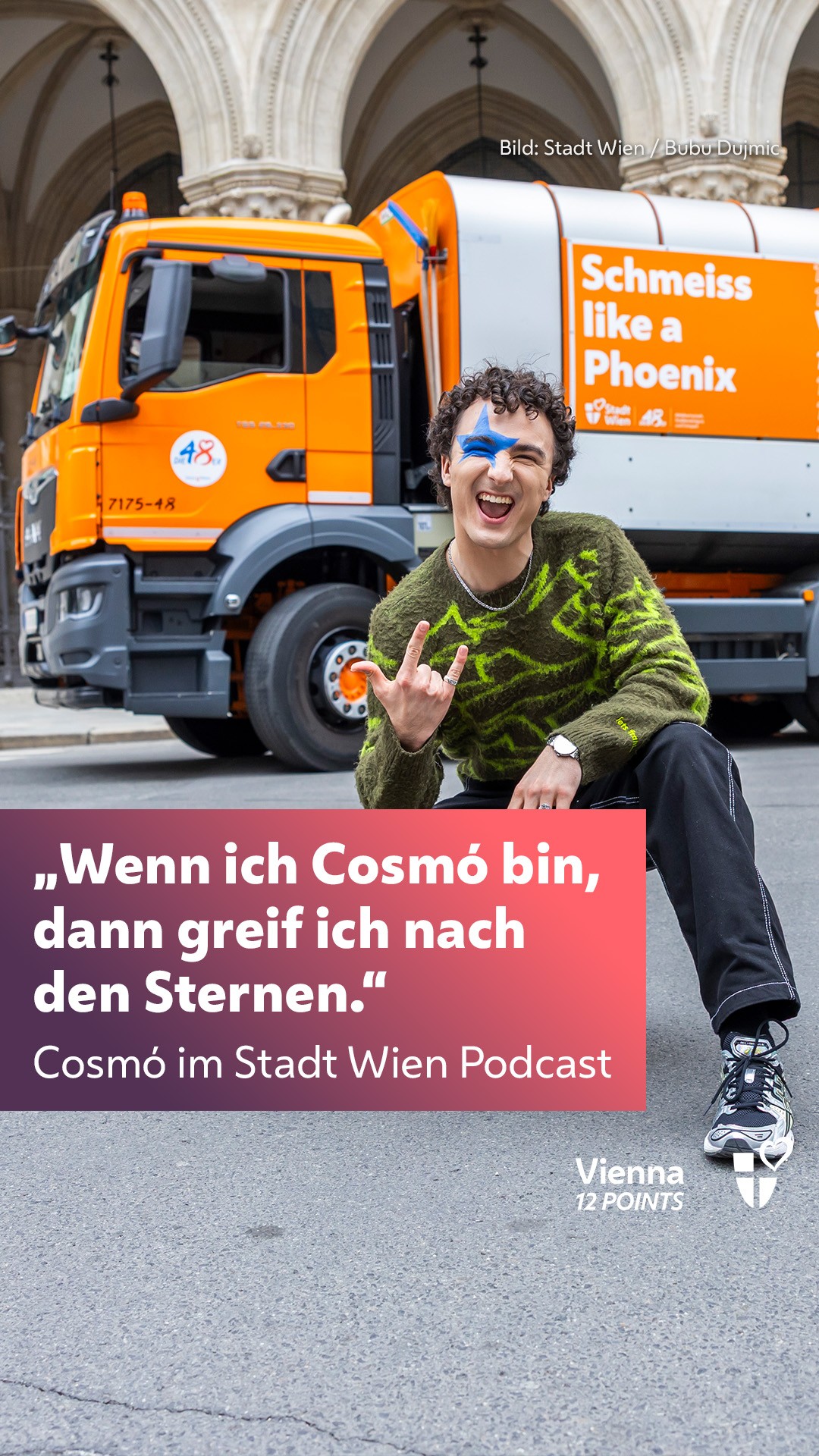 Neugierig, wie es hinter den Kulissen vom Song Contest läuft? 👀 Cosmó ist zu Gast im Stadt Wien Podcast und erzählt euch, worum’s in „Tanzschein“ geht, woher der blaue Stern kommt und wie er mit Kritik umgeht.
Hört rein und begleitet ihn auf dem Weg. Link in unserer Bio. 🎤✨