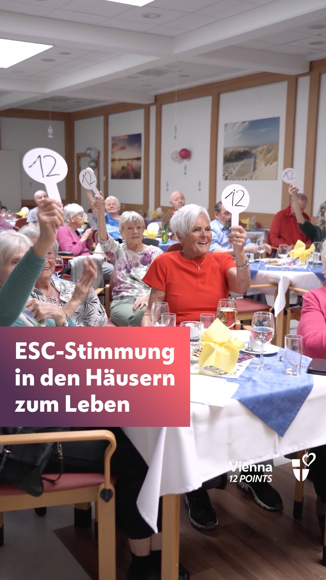 Der ESC kommt in die @haeuser.zum.leben​: Gemeinsam mit dem @ORF bringen wir die @eurovision​-Stimmung direkt zu den Bewohner*innen. Bei den SingAlongs wird gesungen, gelacht und in Erinnerungen geschwelgt. Wir waren im Haus Augarten dabei, schaut rein und erlebt die Stimmung! ✨