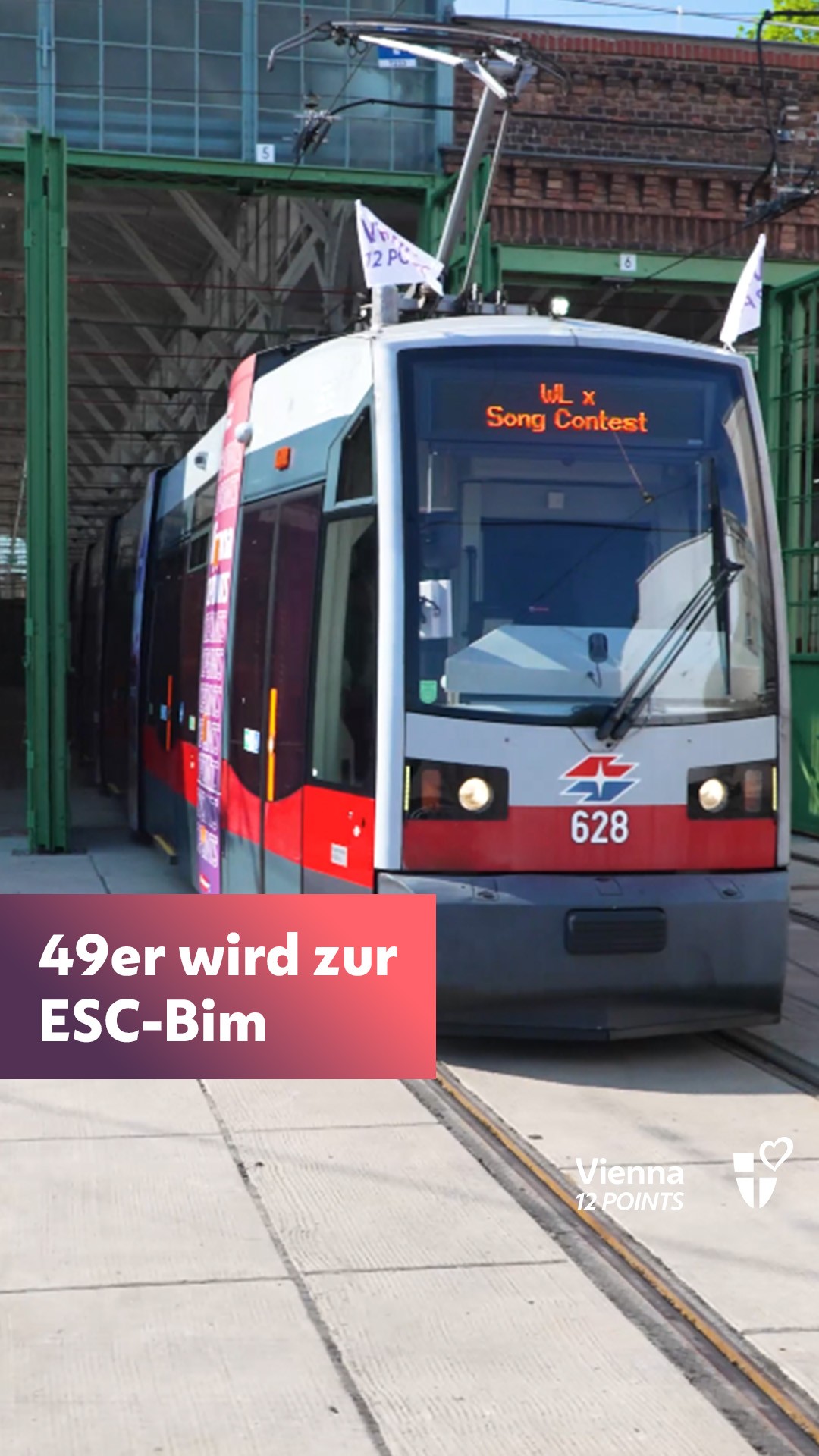 Der 49er wird zur Song-Contest-Bim. 🤩🚋 Zwischen Volkstheater und Stadthalle sorgt er rollende Bühne mit Musik für gute Stimmung. Am Karlsplatz verwandelt sich die Bim außerdem zur @wienerlinien​ x Song Contest Sound Lounge:
🥁 Bei der Jam-Session am 11. Mai von 18 bis 21 Uhr wird gemeinsam musiziert, ganz spontan und offen für alle.
🎤 Bei den Sing-Alongs am 13. und 15. Mai von 16 bis 22 Uhr singen alle gemeinsam bekannte ESC-Hits.
 
Alle Infos findet ihr wie immer unter eurovision.wien.gv.at